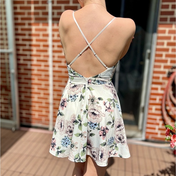 Fashion Nova Women's White Floral Polyester V-Neck Sleeveless Mini Dress S - Picture 6 of 8